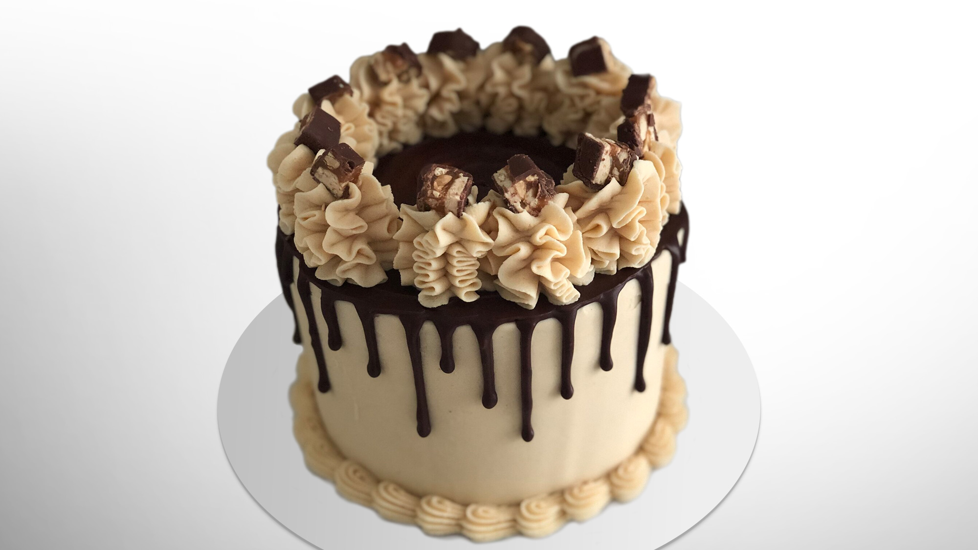 Snicker and Peanut Butter Cake