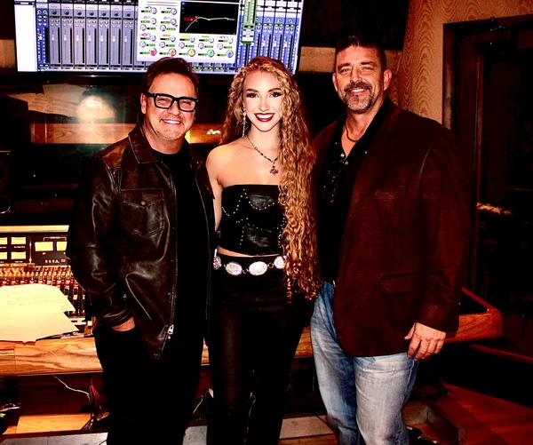 Sydney Hansen signs with GET JOE Records