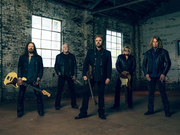 38 Special Publicity Photo. L-R Barry Dunaway, Gary Moffat, Don Barnes, Jerry Riggs, Bobby Capps