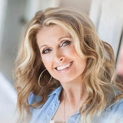 Linda Davis logo