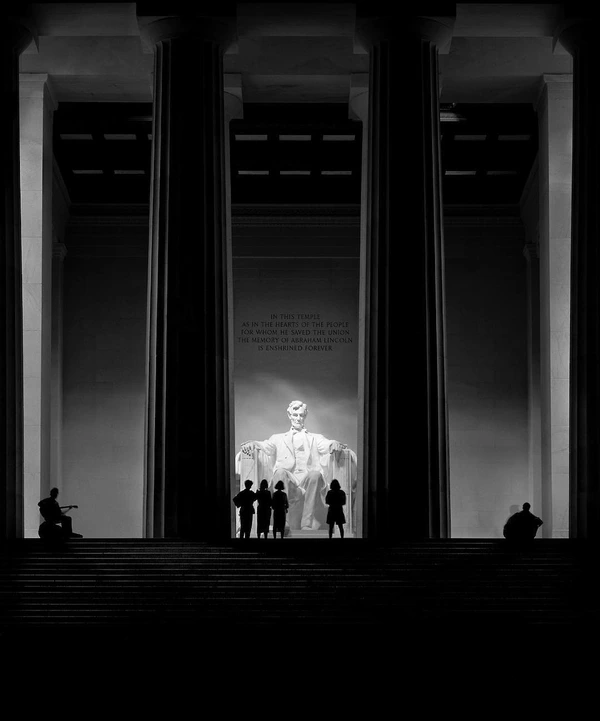 photograph of the Lincoln Memorial by Kenny Rogers