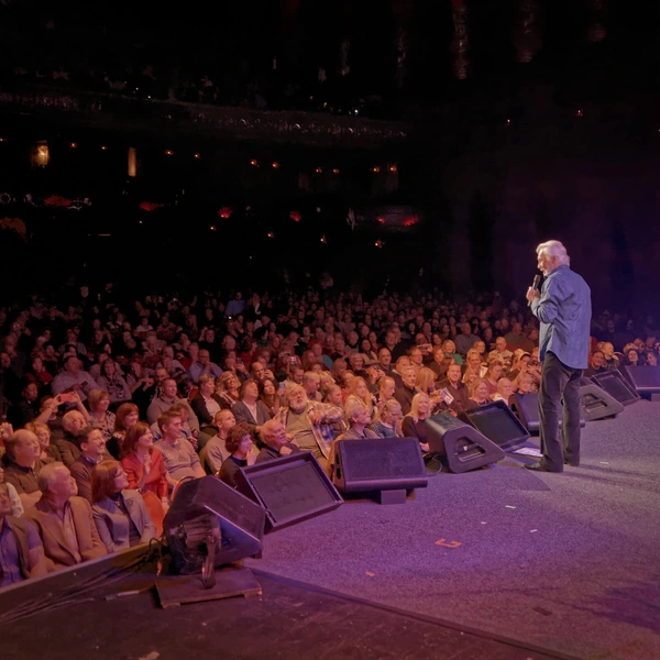Kenny Rogers performs live