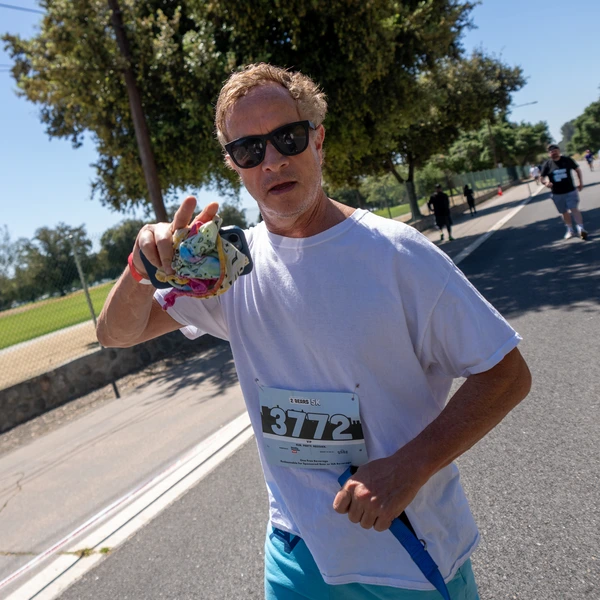 Comedian Pauly Shore at 2Bears5K